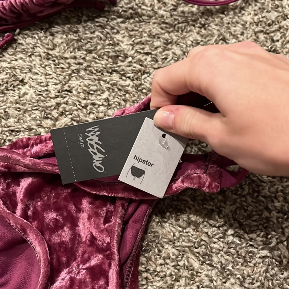 Velvet string bikini - Picture 3 of 4